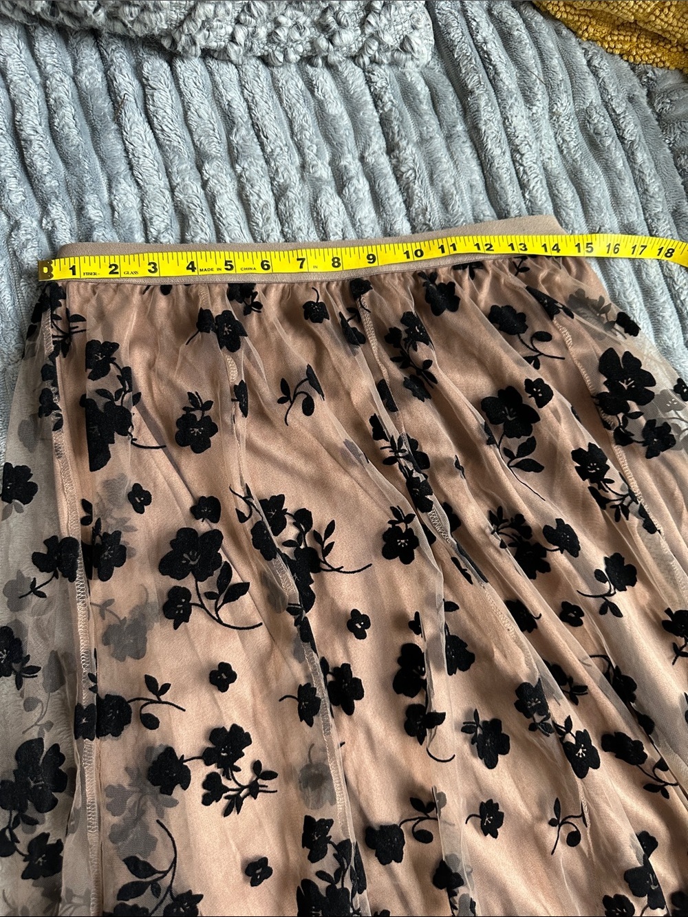 Black Floral flowy elastic waist Tulle pull on Midi Skirt - Picture 7 of 9